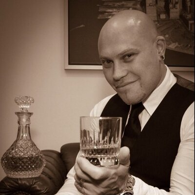 Profile Picture of Dan Woolley (@whiskywoolley) on Twitter