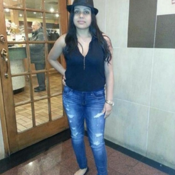 Profile Picture of Viqui riano Riano (@9082028477) on Poshmark