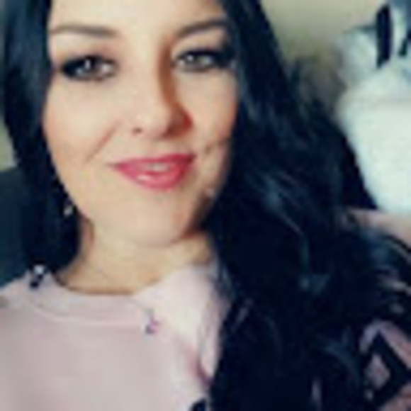 Profile Picture of Paula Pierce (@paulapierce953) on Poshmark
