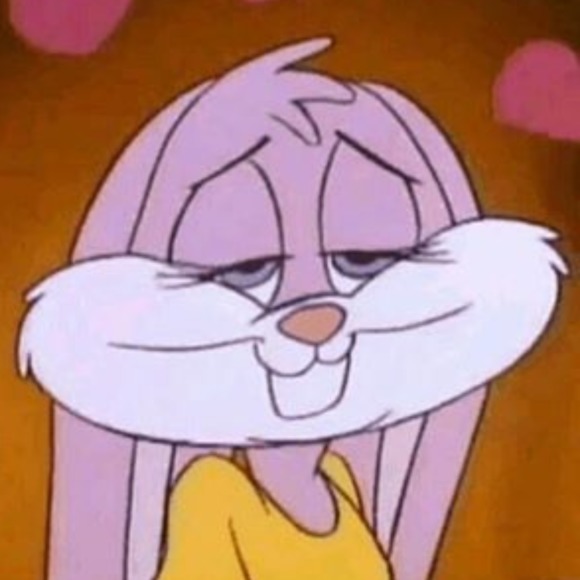 Profile Picture of Chloe Stuart (@squishypunk) on Poshmark