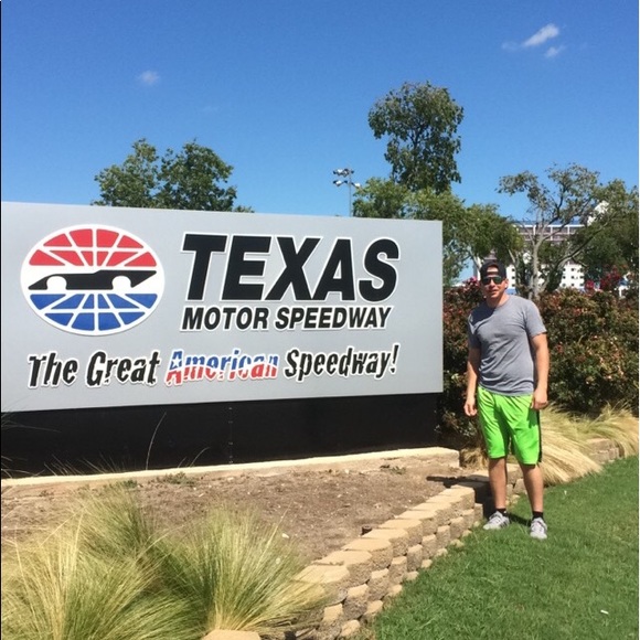 Profile Picture of Andrew Deascanis (@taco3331) on Poshmark