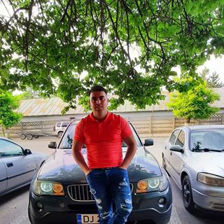 Profile Picture of Lili Stefanita (@lili.geampalia) on Facebook