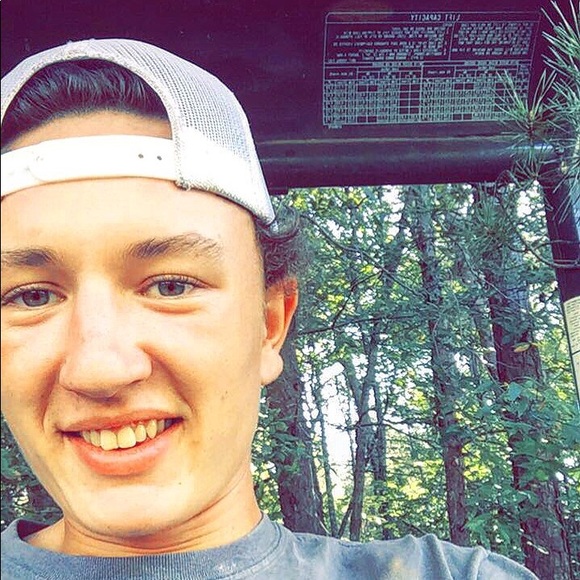 Profile Picture of Danny Adams (@dannyadams234) on Poshmark