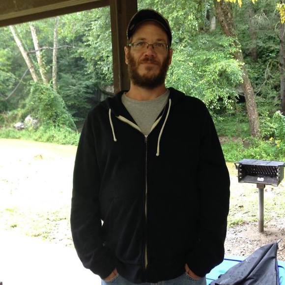 Profile Picture of Daniel Browning (@dbrowning1028) on Poshmark