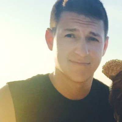 Profile Picture of Travis McKay (@drunk_owl) on Twitter