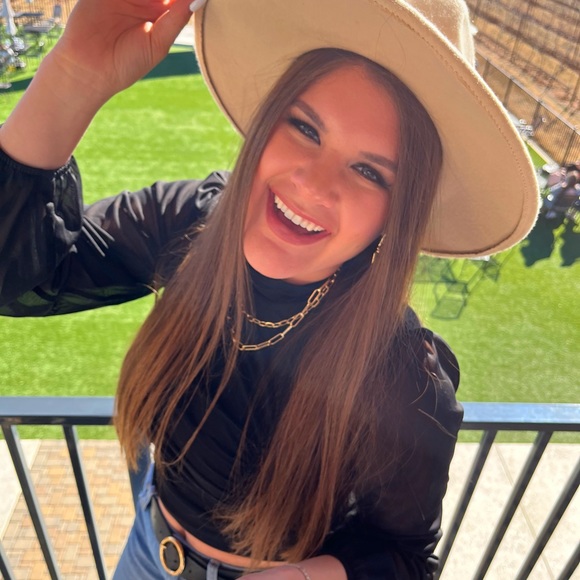 Profile Picture of Jacquelyn Forbes (@jmf1999) on Poshmark