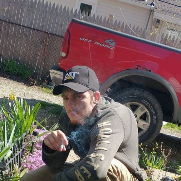 Profile Picture of Blake Reagan (@blakereagan1060) on Poshmark