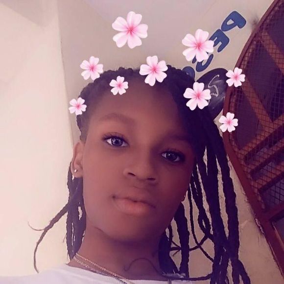 Profile Picture of Ivins Dubos (@dubosirvins98) on Poshmark