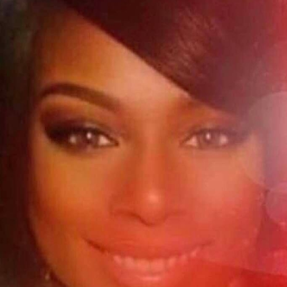 Profile Picture of Tina Taylor upton (@cocoaupton) on Poshmark