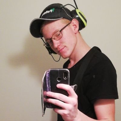 Profile Picture of Kristoffer Erik Larson Lundström (@StoffeHdd) on Twitter