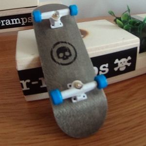 Profile Picture of Jonathan Hart (@jonnybananaboat) on Myspace