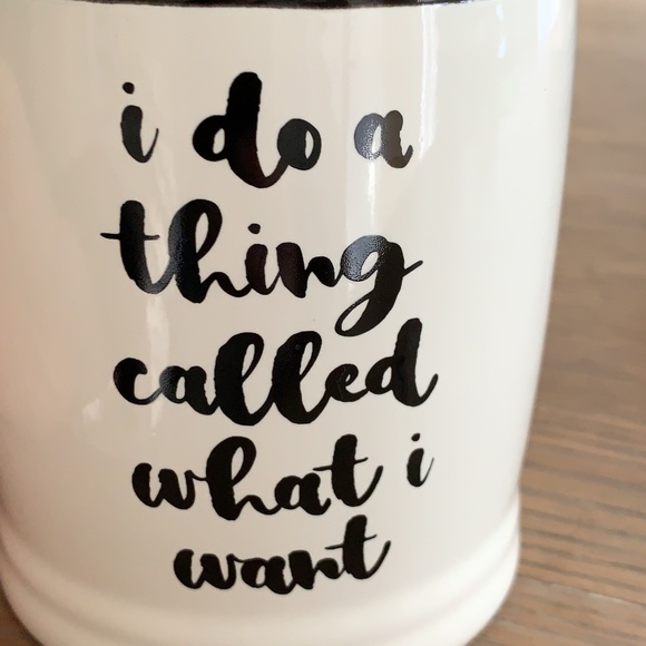 Profile Picture of Anne Biderman (@growithme) on Poshmark