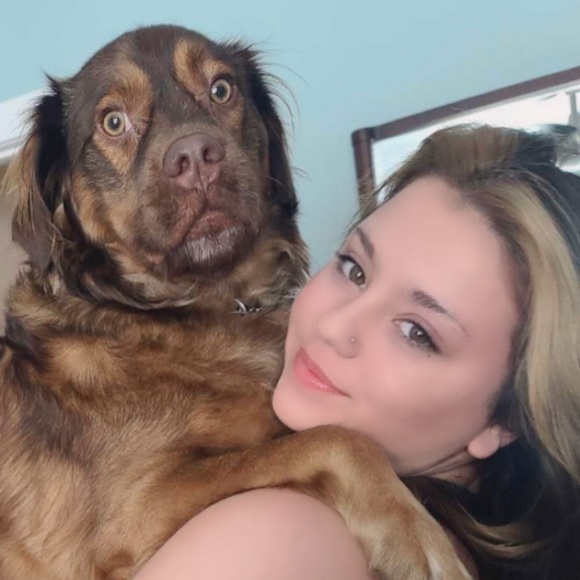 Profile Picture of Lydia Antcliff (@lydia_antcliff) on Poshmark