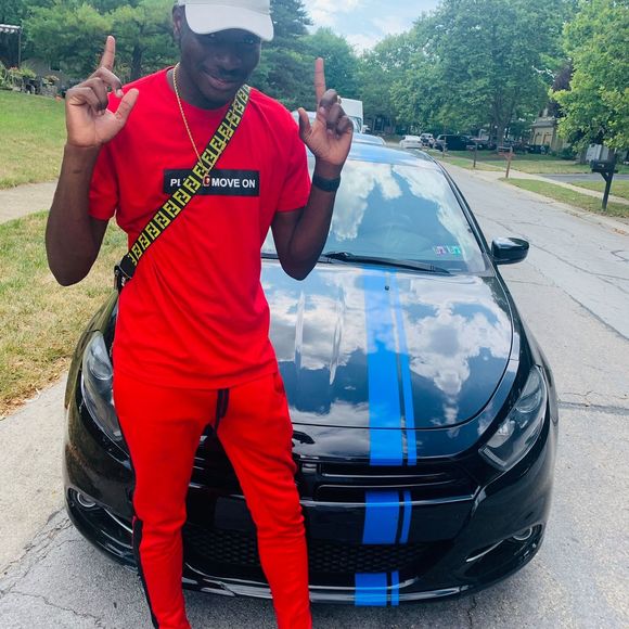 Profile Picture of Cheikhou Ndaw (@cheikhoundaw) on Poshmark