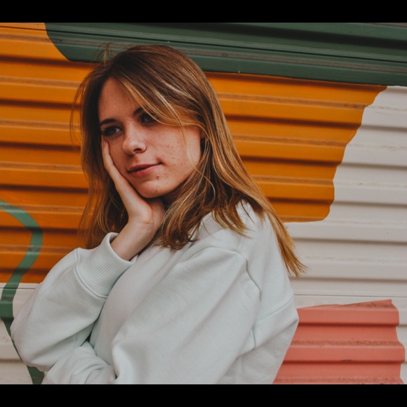 Profile Picture of Sarah Heusser (@sarahheusser) on Poshmark