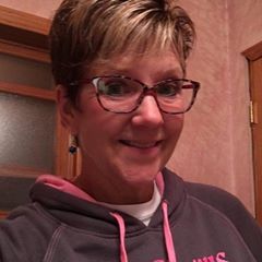 Profile Picture of Lori Van (@lorivaness) on Tiktok