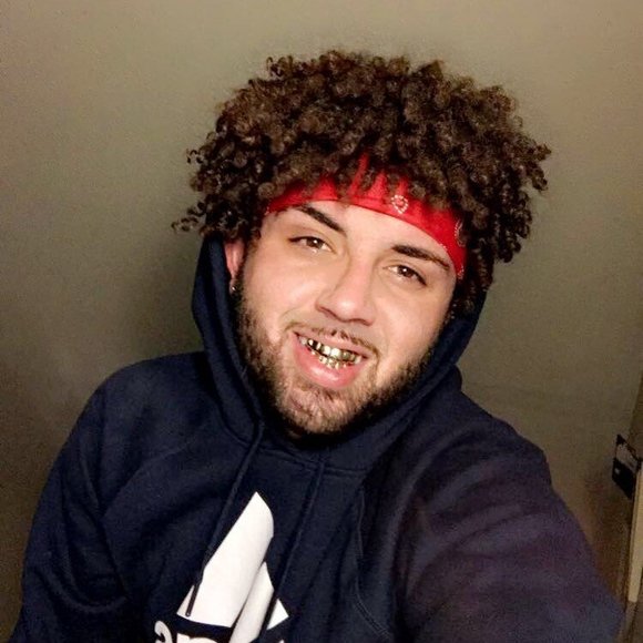 Profile Picture of Kenny Neale (@kennyneale) on Poshmark