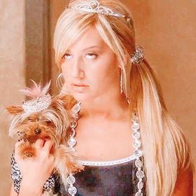 Profile Picture of Julia Tolliver (@julseytolliver) on Pinterest