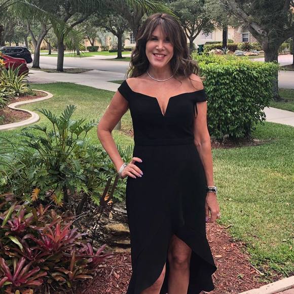 Profile Picture of Pamela Altman (@pamprobate) on Poshmark