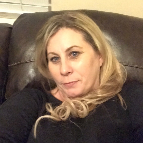 Profile Picture of Deann Crabtree (@dmcrabtree) on Poshmark