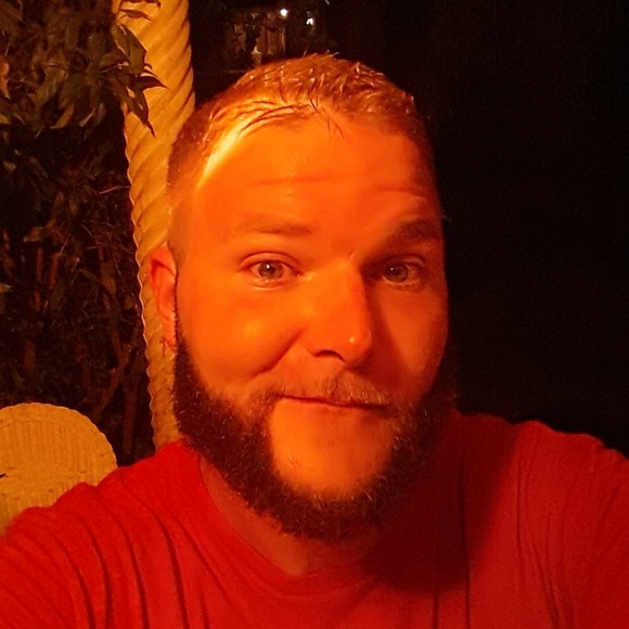 Profile Picture of Darrell Floyd (@darrellfloydlee) on Poshmark