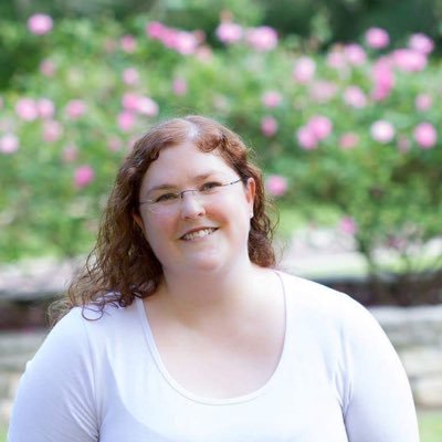 Profile Picture of Julianne Ryan (@smilingcantstop) on Twitter