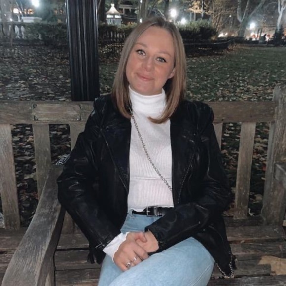 Profile Picture of Rachel Bresalier (@rache543) on Poshmark