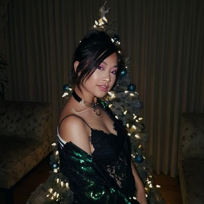 Profile Picture of Yu Ling Wu (@smoltowngirl) on Twitter