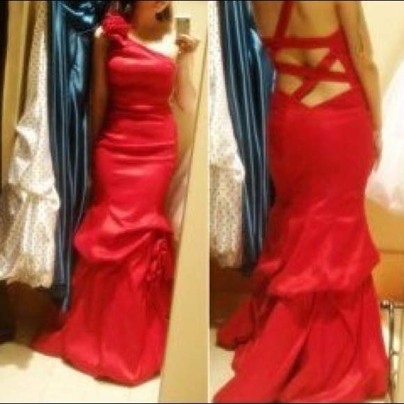 Profile Picture of Jenko Pratoria (@thisisyoojkim) on Poshmark