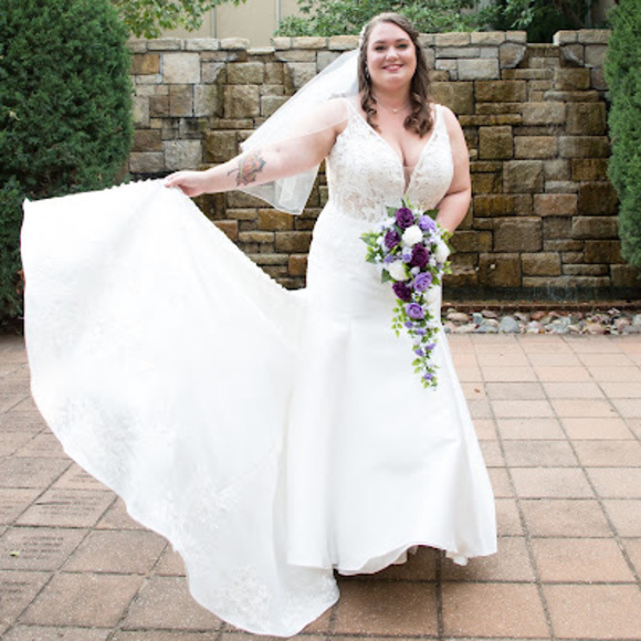 Profile Picture of Samantha Severin (@sseverin1017) on Poshmark