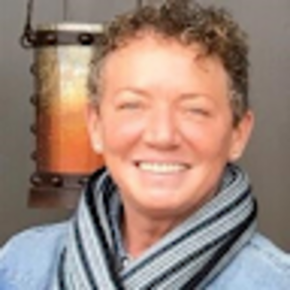 Profile Picture of Char Levitt (@charlevitt) on Poshmark