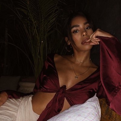 Profile Picture of Henry (@tobesoglossy) on Twitter