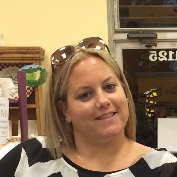 Profile Picture of Carey Brusca (@carmush4411) on Poshmark