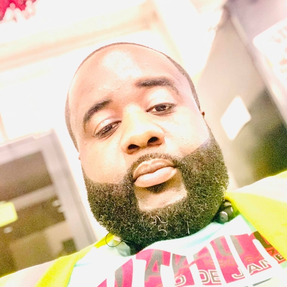 Robert Rhodes - Poshmark Profile Picture of Robert Rhodes (@chevy21) on Poshmark