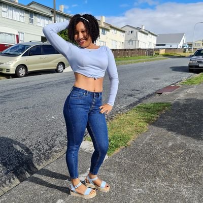 Profile Picture of Shirley Viviana (@ShirleyVivian19) on Twitter