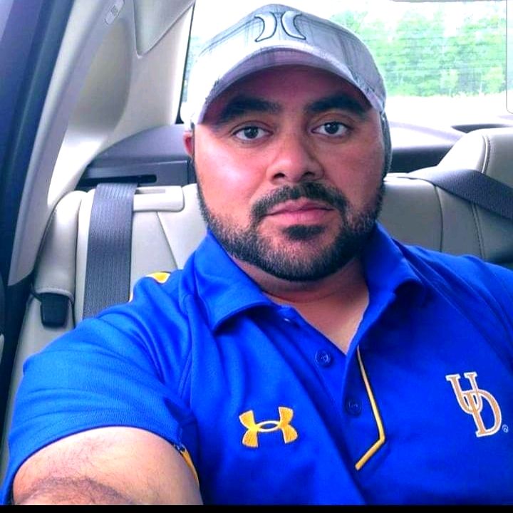 Profile Picture of robert (@robertohermida333) on Tiktok