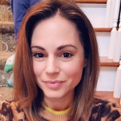 Profile Picture of Lara Lovett (@4boysandilovett) on Twitter