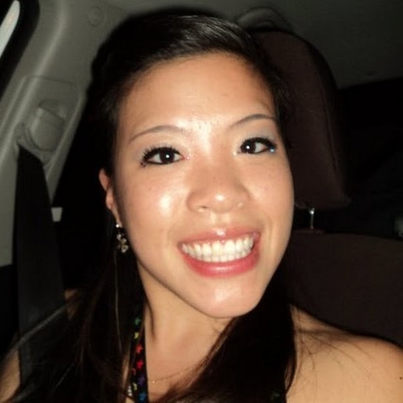 Profile Picture of Cindy Chiang (@byagoldenthread) on Poshmark