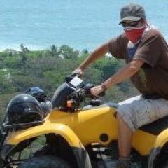 Profile Picture of Charles Poirier (@chuckpears) on Twitter