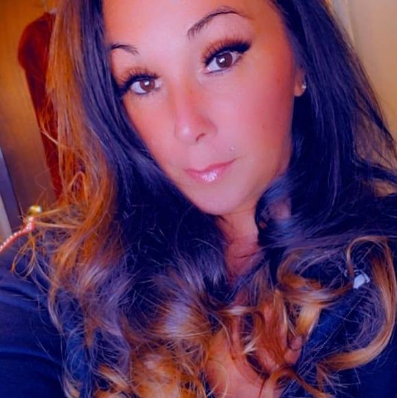 Profile Picture of Lisa Klein (@lisaklein1) on Poshmark