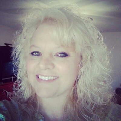 Profile Picture of Natalie Whiting (@MakeitNatalie) on Twitter