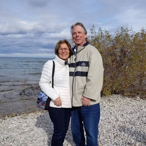 Profile Picture of Barbara Lubeski (@barbaralubeski) on Poshmark