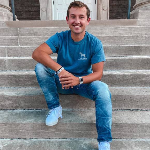 Profile Picture of Edward Roberts (@edwardroberts50) on Poshmark