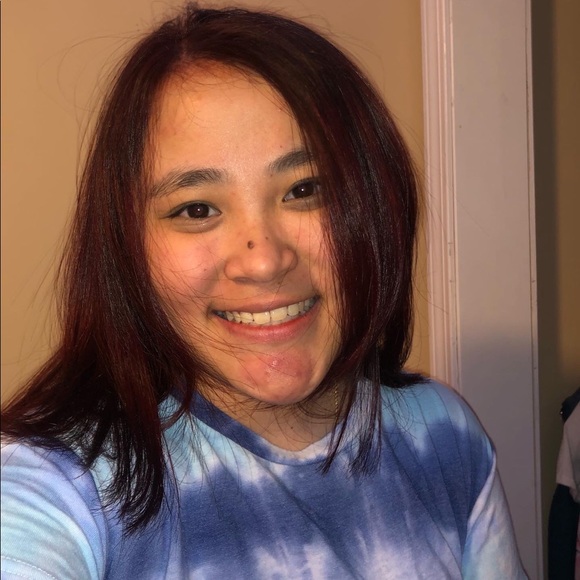 Profile Picture of Zoe Limoli (@zoey3909) on Poshmark