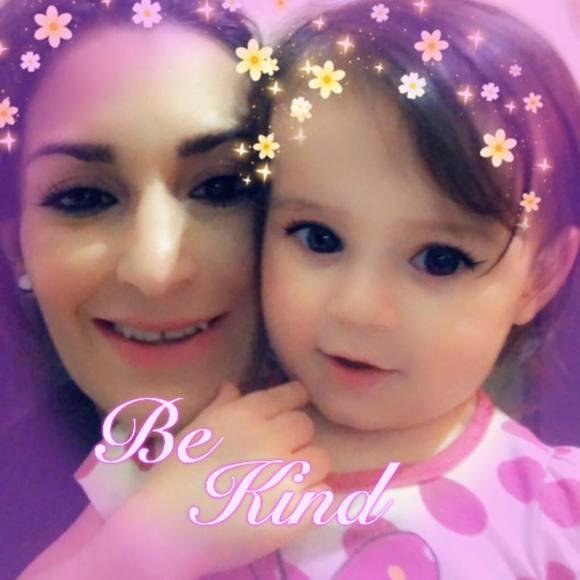 Profile Picture of Vivian Alvarado (@vivianalvarado) on Poshmark