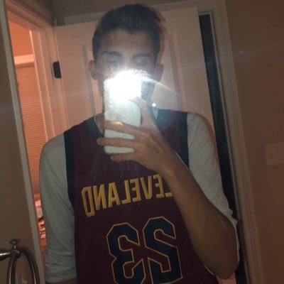 Profile Picture of Corey Bennett (@CoreyB2233) on Twitter