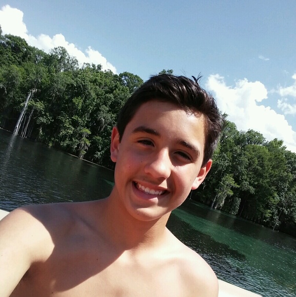 Profile Picture of Gabriel Lowery (@lowery01) on Poshmark