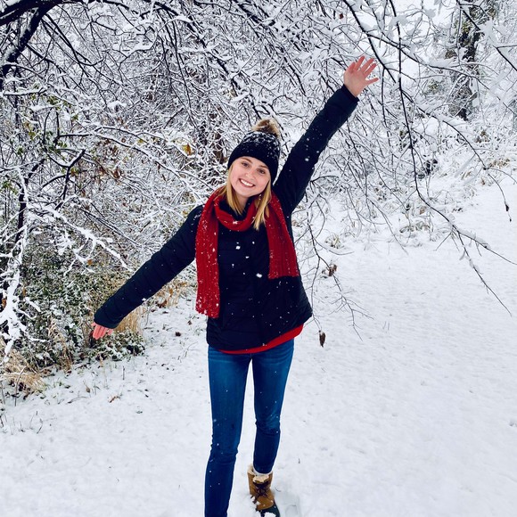 Profile Picture of Megan Mosinski (@meganmosinski_) on Poshmark