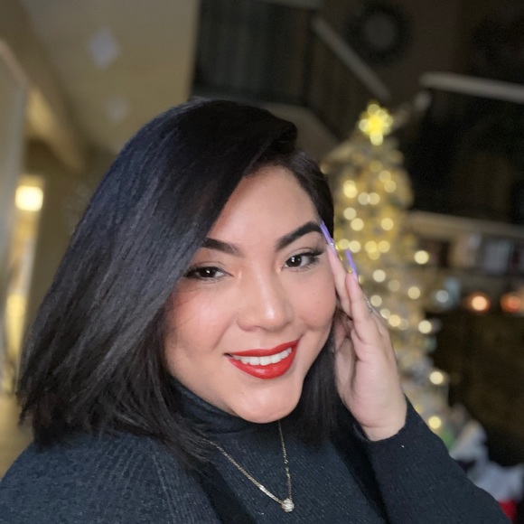 Profile Picture of Maria Mancha (@mariamancha1133) on Poshmark