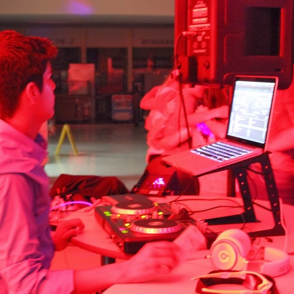 Profile Picture of Joaquin Zanabria (@joaquinzanabria) on Poshmark